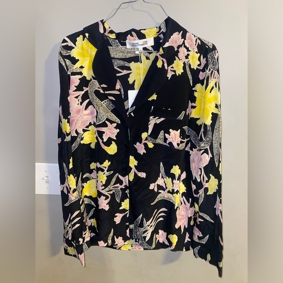 New! Diane Von Furstenberg Silk Floating Boquet Blouse S - Picture 1 of 3